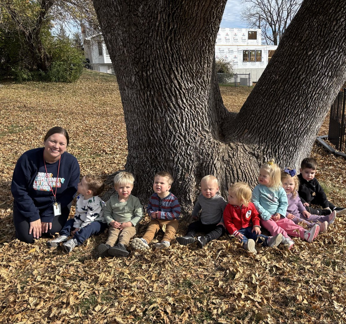 CCLSvalencia's tweet photo. Fall fun in the CCLS Crestwood ones! 🍁 🍂 @CCLSChargers https://t.co/UIyy7gwSMq