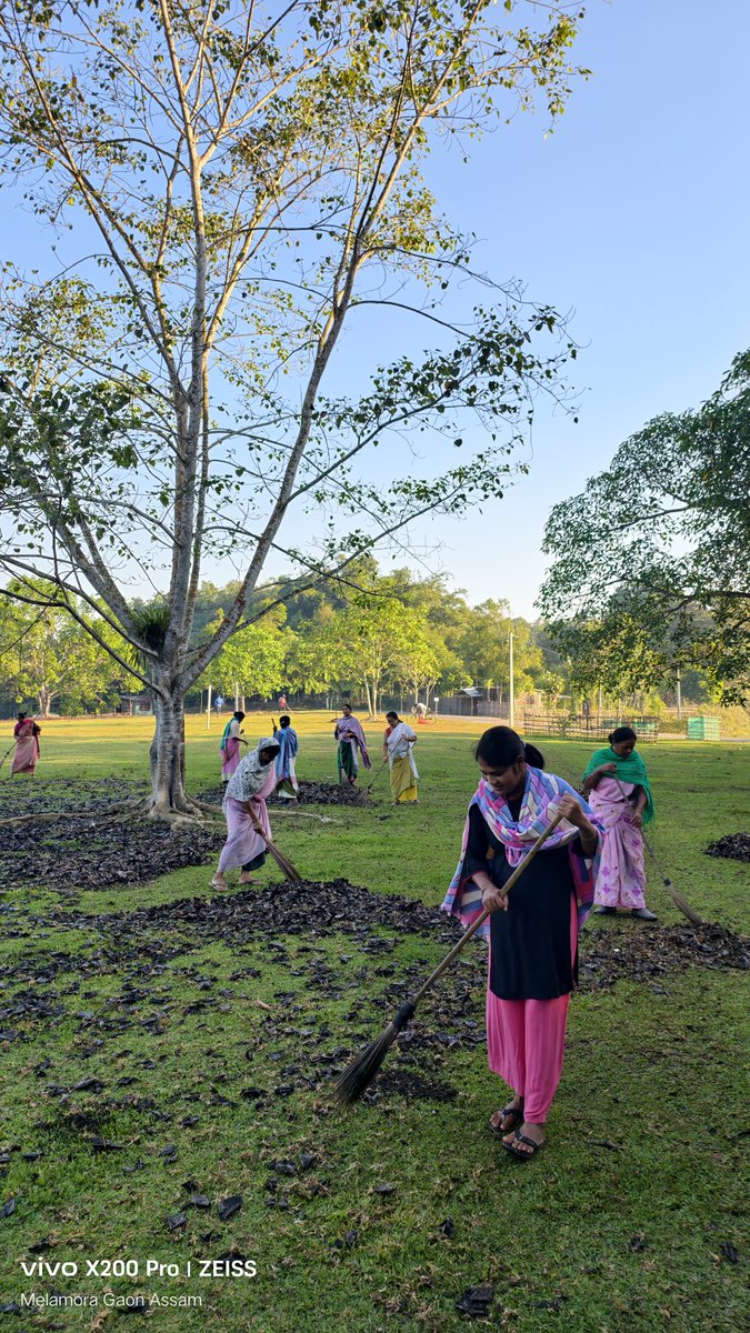 bitupon88900972's tweet photo. Good Morning 
#destinationkhumtai #cleankhumtai #cleanmelamora #SwachhaaHiSeva #plogging #avoidplastic #SwachhBharat @Mrinal_MLA @himantabiswa @CMOfficeAssam @narendramodi @PMOIndia @NANDANPRATIM @Pijush_hazarika @PmargheritaBJP @KamakhyaTasa @manabdeka @borgohainSBG https://t.co/vCrW7VLyDv