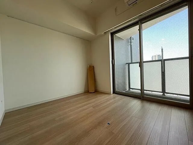 zfMMxcczmP0RMKC's tweet image. 【丸ノ内線四谷三丁目徒歩3分‍🏡】

⭐️1️⃣000⭐️

・間取り40.03㎡の1LDK🏠
・オートロック＆宅配ボックス完備
・ネット無料＆浴室乾燥機付き🛜
・新宿＆六本木どちらにも出やすい🚉
・ペット相談可🐶&amp;amp;即入居🉑
・2020年築のスタイリッシュ物件🆕

🚨気になる家賃や審査注意点は→…