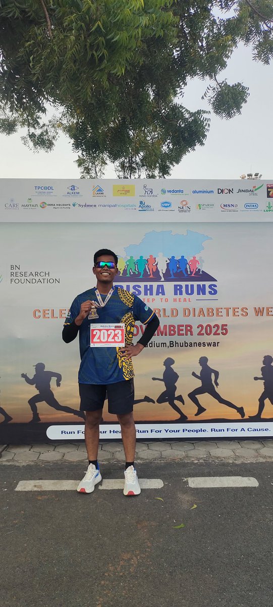 IamAkn555's tweet photo. #odisharuns 
#kalingastadium #halfmarathon 
#running #ironmonk 
Looking forward to participating in the upcoming marathons with the same enthusiasm, energy and endurance. 
Kalinga https://t.co/sijNQrMLCJ