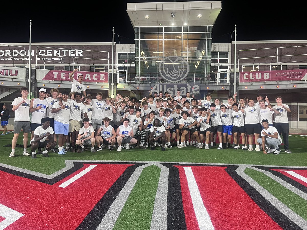 robertpomazak's tweet image. WHEN THE LIGHTS GO OUT
All year, we worked with purpose.
Every lift, every rep, every meeting
meant to turn moments into memories.

We rode the highs, learned from the lows,
and handled the unseen battles
so the team could stay locked on the mission.

With every win, our belief…