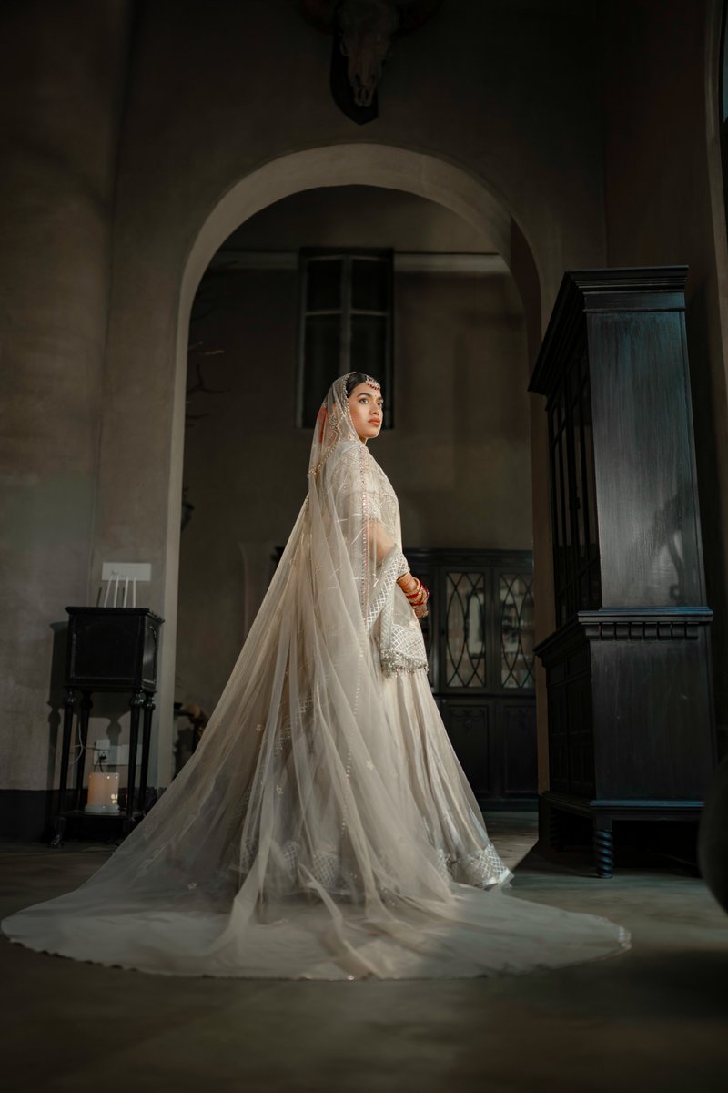 NikonIndia's tweet image. Whispers of timeless elegance, where grace meets grandeur in every frame.

Captured by #NikonCreator Basudev Films (@basudev_films_official)
NIKON Z 9 , NIKKOR Z 35mm f/1.8 S

For information on products, offers and more, visit nikon.co.in

#Nikon #NikonIndia #NIKKOR