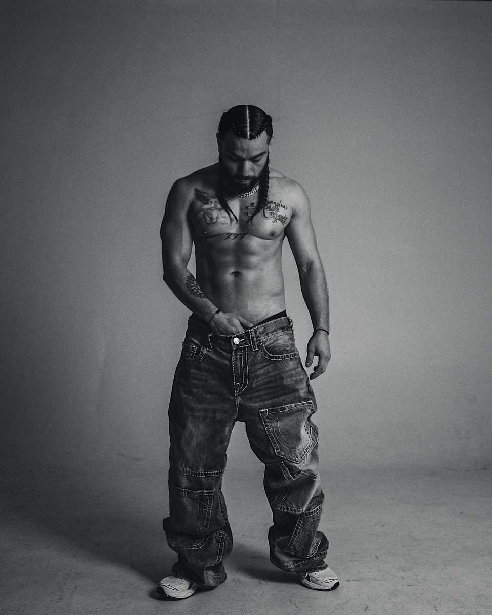 eyeofscottie's tweet image. angel. photographed by me.