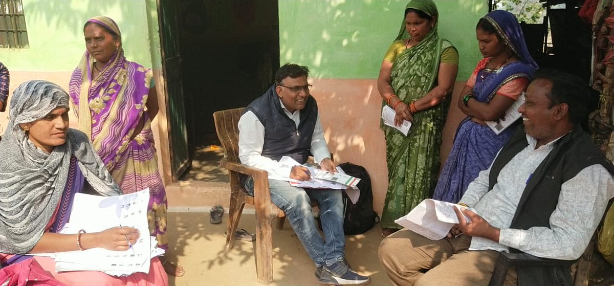 ProjsSehore's tweet image. • सीहोर जिले में एसआईआर की रफ्तार तेज़,  कई बीएलओ बने उत्कृष्ट प्रदर्शन के उदाहरण

• कलेक्टर ने सभी बीएलओ को किया प्रोत्साहित

• कई बीएलओ ने 98 प्रतिशत तक कार्य किया पूर्ण

#JansamparkMP #MadhyaPradesh #sehore  #एसआईआर #मतदाता