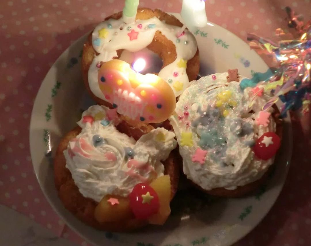 pawinof's tweet image. room part so accurate i’m crying