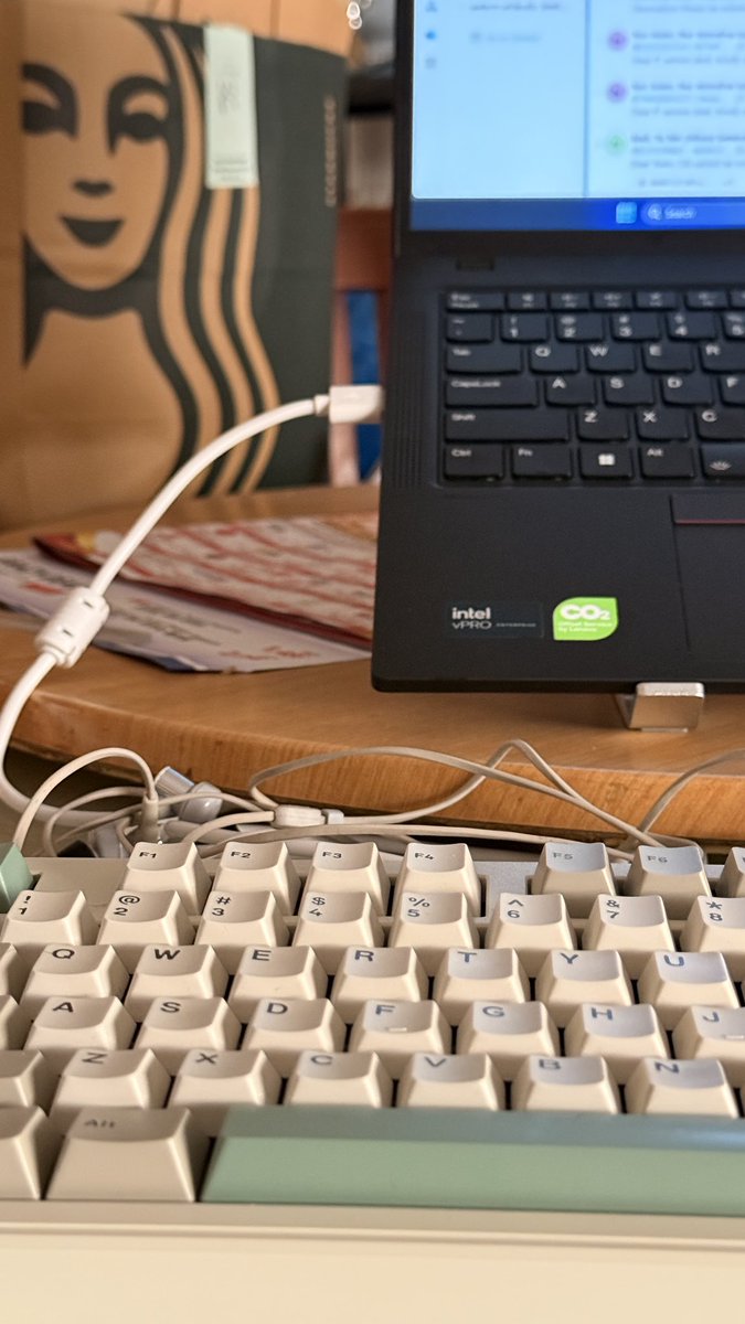 gaazini's tweet image. As an introvert, I really enjoy working from home. 😊