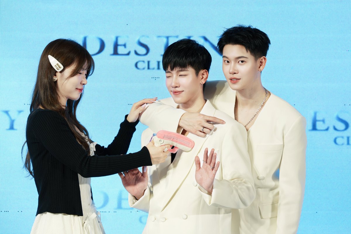 ka0x0_n's tweet image. back to the moment with yw 
miss yw soooooo much na😢

 #FriendsofDestinyYinWar 
DESTINY CLINIC YINWAR NOV
#warwanarat @warwanarat 
#yinyin_anw @yinyin_anw