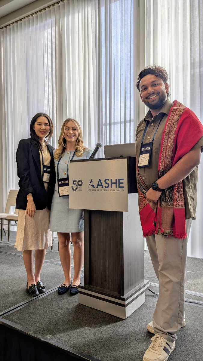 Div J Grad Network tweet media