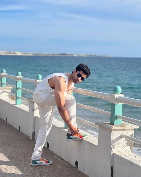 cricket_jagat's tweet image. Good morning #Avinashians family 🌼

#tuesdaymotivations  :- Life is like a bicycle. To keep your balance, you must keep moving 

#AvinashMishra