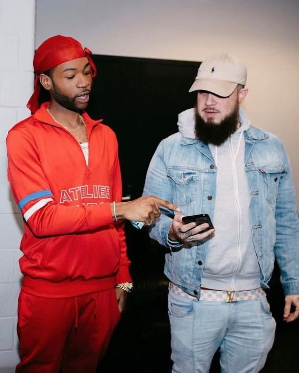 NonstopDaHitman's tweet image. Been catchin plaques wit my brother @partynextdoor for almost a decade now but these ones are special. Glad to finally have some with bro as a solo artist 💿📀🔥 many more to come