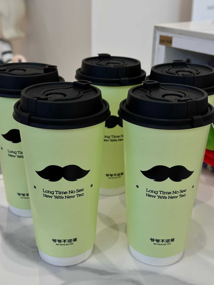 降温啦🍂 
每天都有喝不完的奶茶🥤