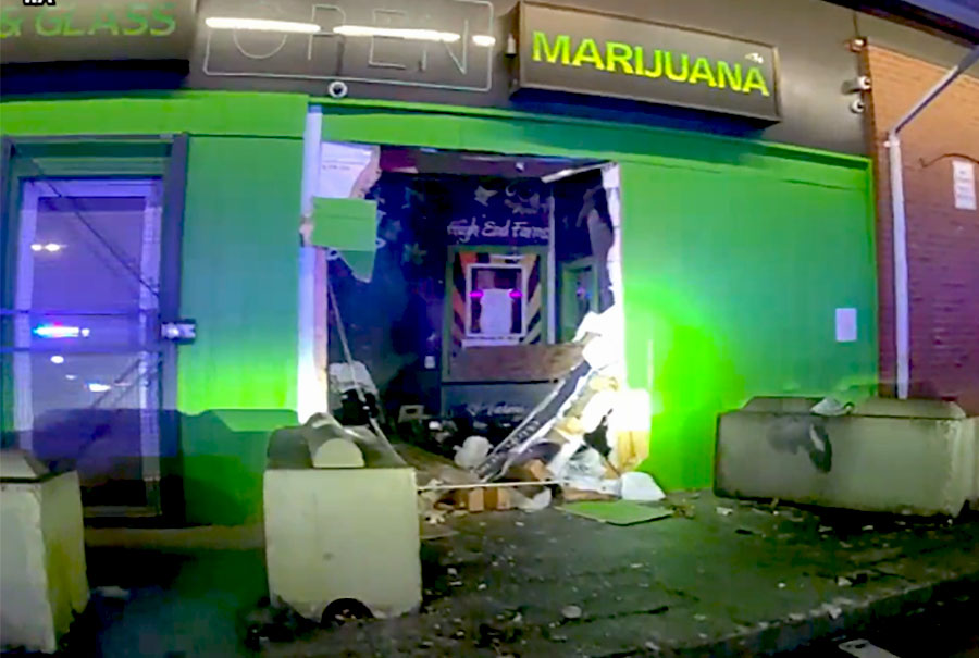 MyEverettNews's tweet image. Deja Vu. Kushery Cannabis Broken Into Again With Stolen Cars for the Third Time: myeverettnews.com/2025/11/17/kus… #potshops #smashandgrab #everett #lynnwood #millcreek