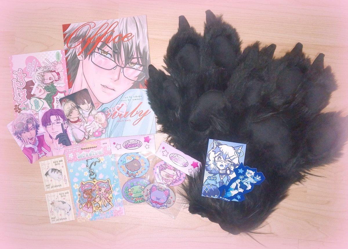 Late #cf21 haul!! ٩ʕ◕౪◕ʔو

🩷 artists! 
• <a href="/takoppuku/">𝘵𝘢𝘬𝘰𝘱𝘶</a> 
• <a href="/kick_me_lou/">L✪u</a> 
• <a href="/zahrageprek/">zahra @pland A26🎐</a> 
• <a href="/ppiksong/">moggy 🐇 PLAND B74</a> 

So happy w my haul this cf I love love love what I gottt 🩷🩷 ｡.｡:∞♡*♥
