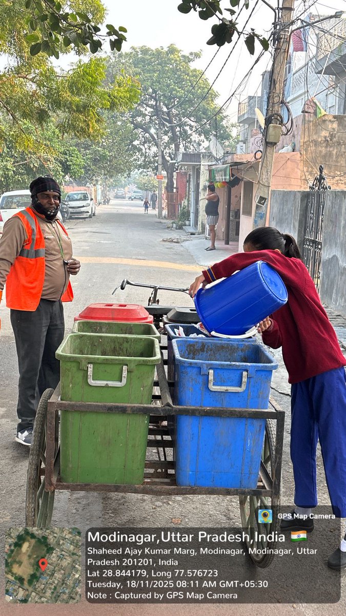 ModinagarNagar's tweet image. गुड मॉर्निंग मोदीनगर
मोदीनगर नगर पालिका के नेतृत्व में वार्ड नंबर 33, सभासद श्री अंकुर चौधरी जी के वार्ड में सफाई कर्मियों द्वारा डोर-टू-डोर कूड़ा कलेक्शन किया गया।
स्वच्छ मोदीनगर की दिशा में यह महत्वपूर्ण कदम सराहनीय है।
#SwachhBharat #CleanModinagar #SBM #DoorToDoorCollection