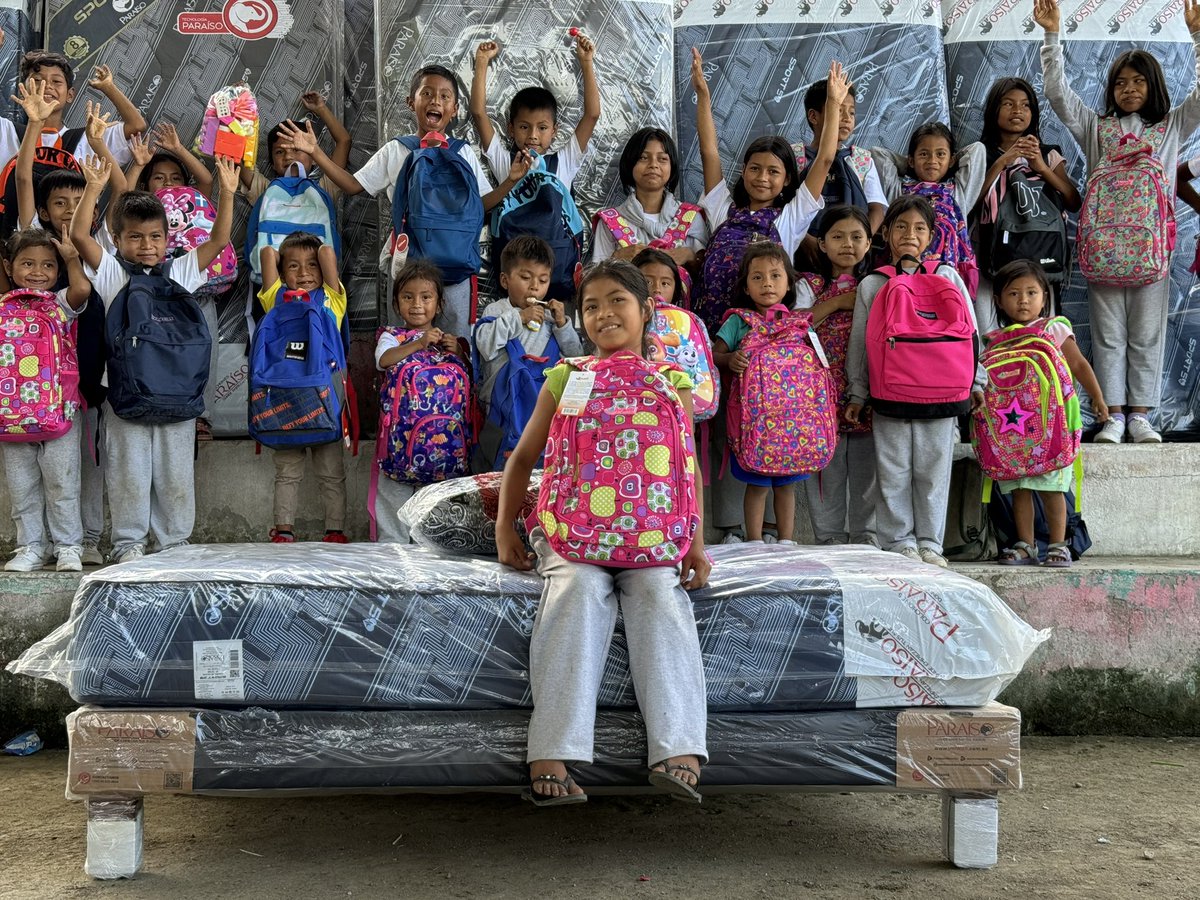 MURPHSLIFE's tweet photo. Our last school we built.. every kid got a new bed and backpack. Sooo rad. Thank you to everyone who makes this work possible 🙌🏻 https://t.co/qw2GiIin2e
