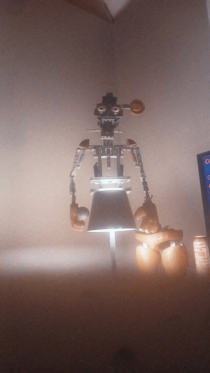 Sykis_omnise's tweet image. Thought freddy endo looks kinda cool sitting up on my lamp #fnaf #3dprint