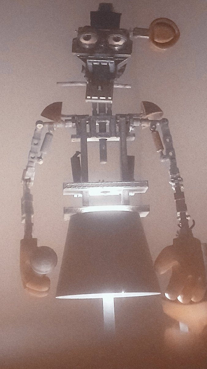 Sykis_omnise's tweet image. Thought freddy endo looks kinda cool sitting up on my lamp #fnaf #3dprint