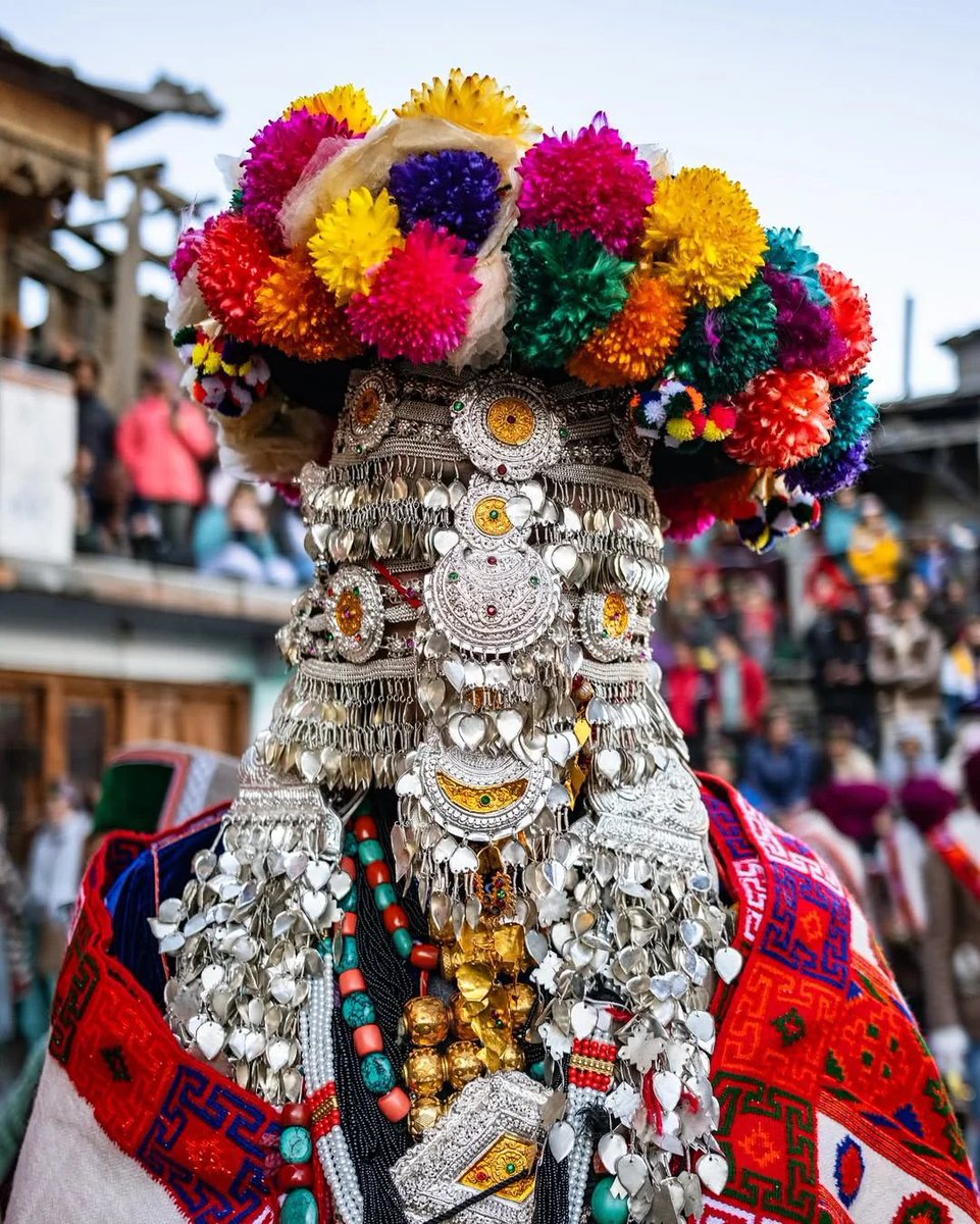 geeky_wanderer's tweet image. Million Dollar Pictures !!! 📷 

#himachal #Kinnaur #Rulane #festival #PahadiCulture