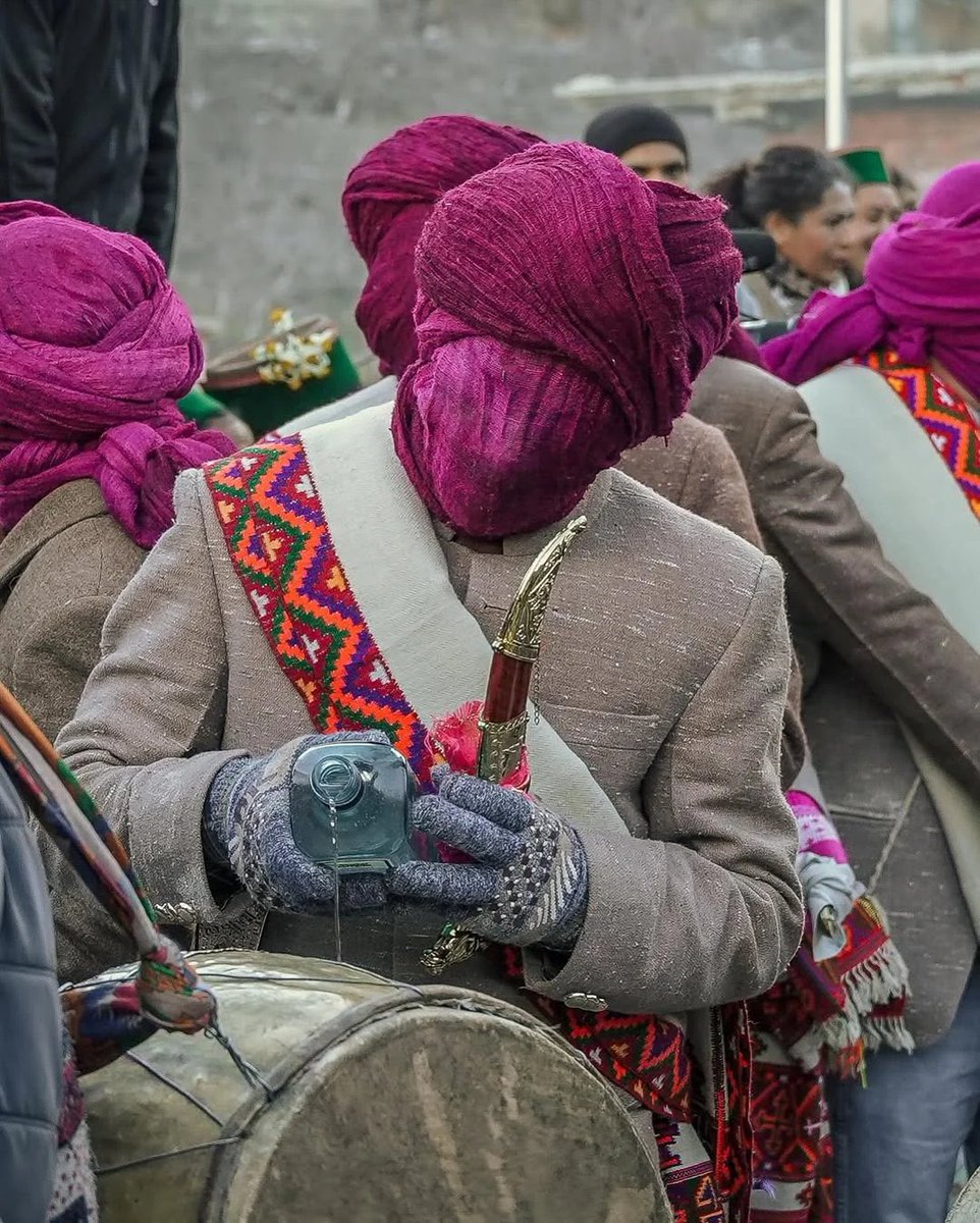geeky_wanderer's tweet image. Million Dollar Pictures !!! 📷 

#himachal #Kinnaur #Rulane #festival #PahadiCulture