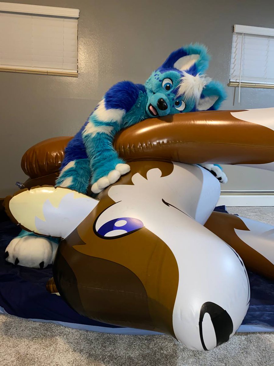 kaiserthebloo's tweet image. Just been trying to find myself lately~