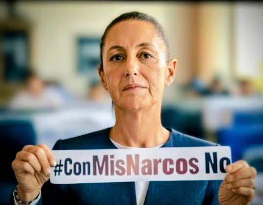 JuanSan49402504's tweet image. Nada mas le falto decir que los ve como a sus #Narcos ...