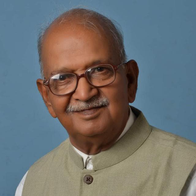 फक्त एक शिक्षक, प्राध्यापक, विद्यार्थी आणि स्टाफ प्रिय प्राचार्य, ही सायनाकर सरांची ओळख तोकडी ठरेल.

कर्मवीरांचे नाव घेताना तुमचे विचार पुरोगामी असणं हे ओघानंच आलं.

गुरुवर्य प्राचार्य विश्वास सायनाकर सरांनी आयुष्याच्या अखेरपर्यंत पुरोगामी चळवळींमध्ये आपला सक्रिय सहभाग नोंदवून