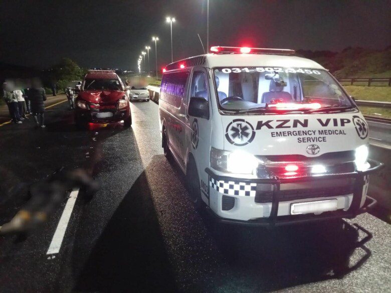 Security employee dies when struck by a vehicle near the construction zone along the N2 between Sibiya and uMhloti arrr.co.za/HZwkR

#ConstructionSafety #RoadSafety #PedestrianSafety <a href="/_ArriveAlive/">Arrive Alive</a>