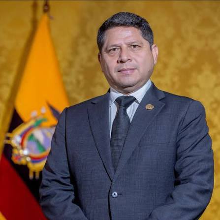 CafeRadioEc's tweet image. 🔴🇪🇨📻 El exministro de economía, Juan Carlos Vega, regresa al gabinete ministerial con nuevo cargo, el de ministro de Agricultura. Danilo Palacios se va con una gestión criticada a la interna.