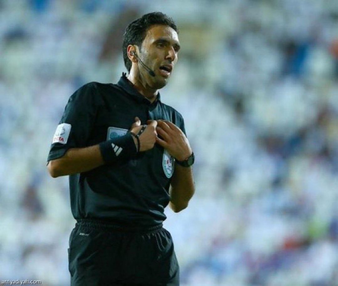 ra3iii's tweet photo. من اللاعب الي تتوقعه بينطرد من الاتحاد يوم الجمعة على يد الحكم الاسطوري شكري الحنفوش ؟؟ https://t.co/zw0NjMwR0M