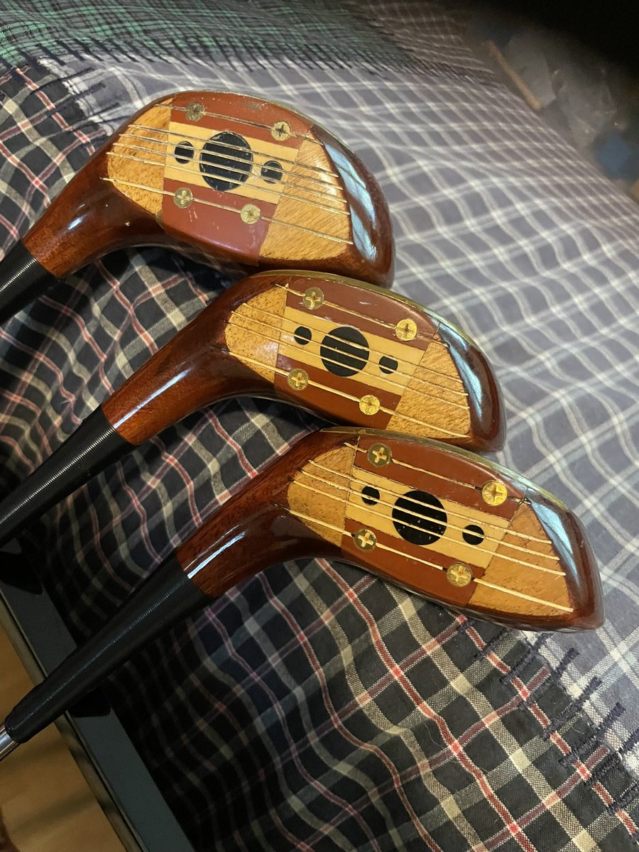 golf69ski88's tweet image. The interest in hickory golf has been growing as well as in vintage/retro gear.
Is there a society like @HickoryGolfers 
for post 1935 clubs (mainly 50’s - 80’s)?
Starting to find &amp;amp; try out some MacGregor’s &amp;amp; Hogan’s
@retrogolfguy 
@PowerBiltGolf 
#persimmon #hogan #macgregor