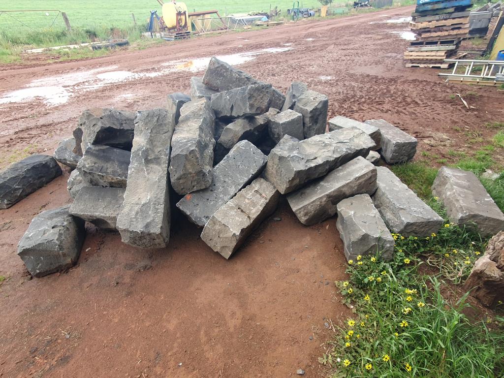 thebigperc's tweet image. 20+ ton of Bluestone...
Game on! ⚒️⚒️
#cobblestone