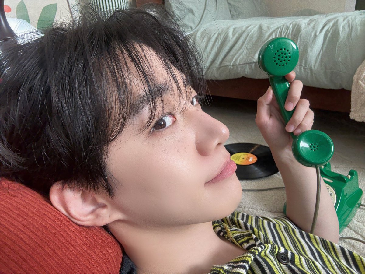 follow_leejunho's tweet image. LEE JUNHO 2026 SEASON&apos;S GREETINGS
[LAZY HOURS] ⏰

🗓️ PRE-ORDER
- 2025.11.20 (THU) 23:59 (KST)

🔗 사운드웨이브
bit.ly/4hQMsDr

🔗 알라딘
bit.ly/43e7jL3

🔗 YES24
bit.ly/4onnUEN

🔗 위버스샵
bit.ly/4oVIdZy

🔗 애플뮤직
bit.ly/3LxPaSq…