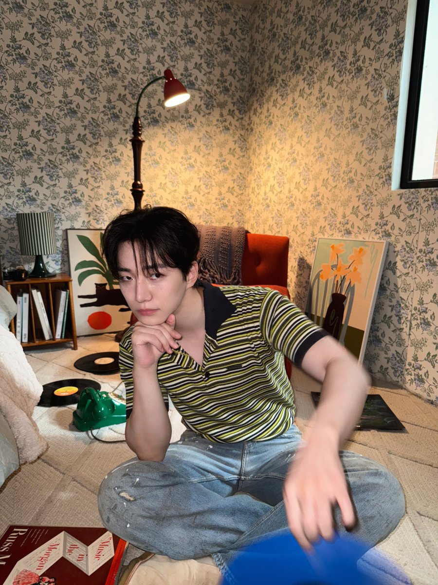 follow_leejunho's tweet image. LEE JUNHO 2026 SEASON&apos;S GREETINGS
[LAZY HOURS] ⏰

🗓️ PRE-ORDER
- 2025.11.20 (THU) 23:59 (KST)

🔗 사운드웨이브
bit.ly/4hQMsDr

🔗 알라딘
bit.ly/43e7jL3

🔗 YES24
bit.ly/4onnUEN

🔗 위버스샵
bit.ly/4oVIdZy

🔗 애플뮤직
bit.ly/3LxPaSq…