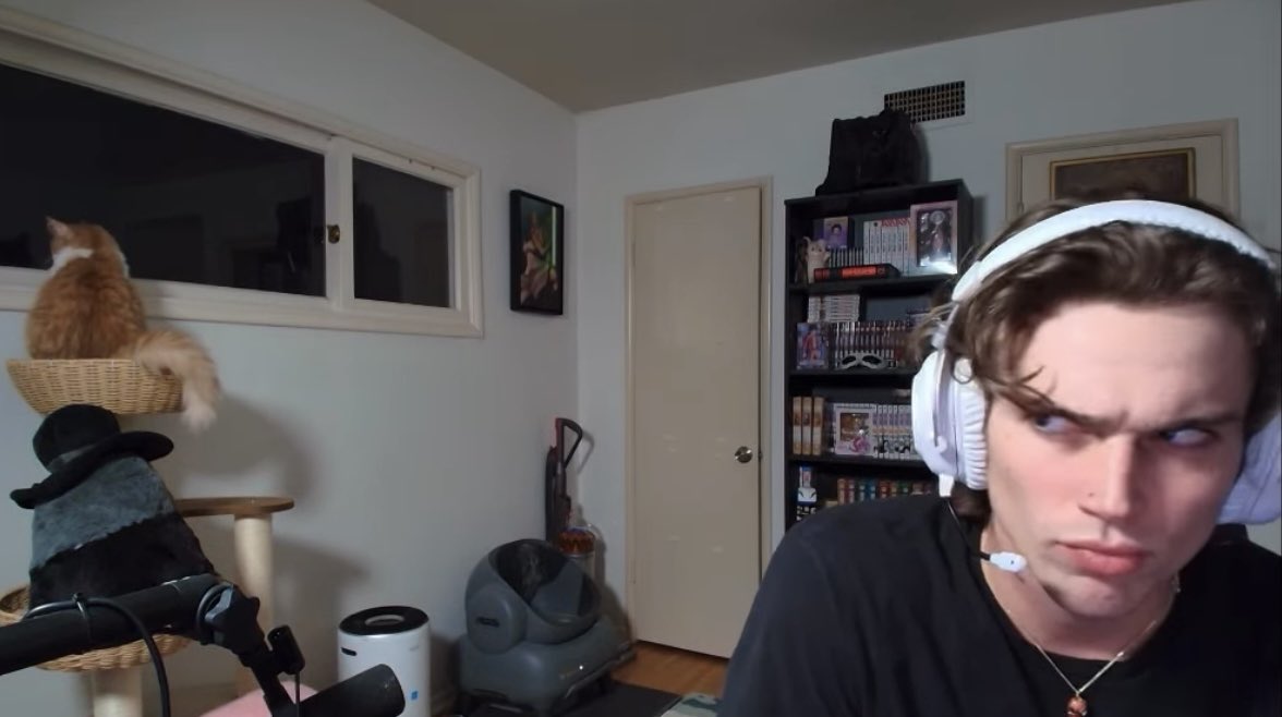 hackerxwright_'s tweet image. JAHSHDHSJAJAJAJAJA LUFFY 😂