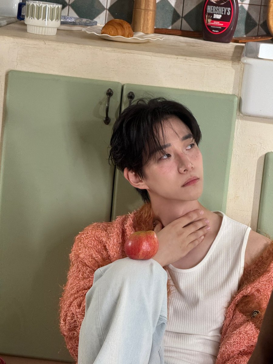 follow_leejunho's tweet image. LEE JUNHO 2026 SEASON&apos;S GREETINGS
[LAZY HOURS] ⏰

🗓️ PRE-ORDER
- 2025.11.20 (THU) 23:59 (KST)

🔗 사운드웨이브
bit.ly/4hQMsDr

🔗 알라딘
bit.ly/43e7jL3

🔗 YES24
bit.ly/4onnUEN

🔗 위버스샵
bit.ly/4oVIdZy

🔗 애플뮤직
bit.ly/3LxPaSq…