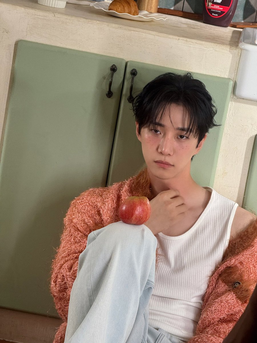 follow_leejunho's tweet image. LEE JUNHO 2026 SEASON&apos;S GREETINGS
[LAZY HOURS] ⏰

🗓️ PRE-ORDER
- 2025.11.20 (THU) 23:59 (KST)

🔗 사운드웨이브
bit.ly/4hQMsDr

🔗 알라딘
bit.ly/43e7jL3

🔗 YES24
bit.ly/4onnUEN

🔗 위버스샵
bit.ly/4oVIdZy

🔗 애플뮤직
bit.ly/3LxPaSq…