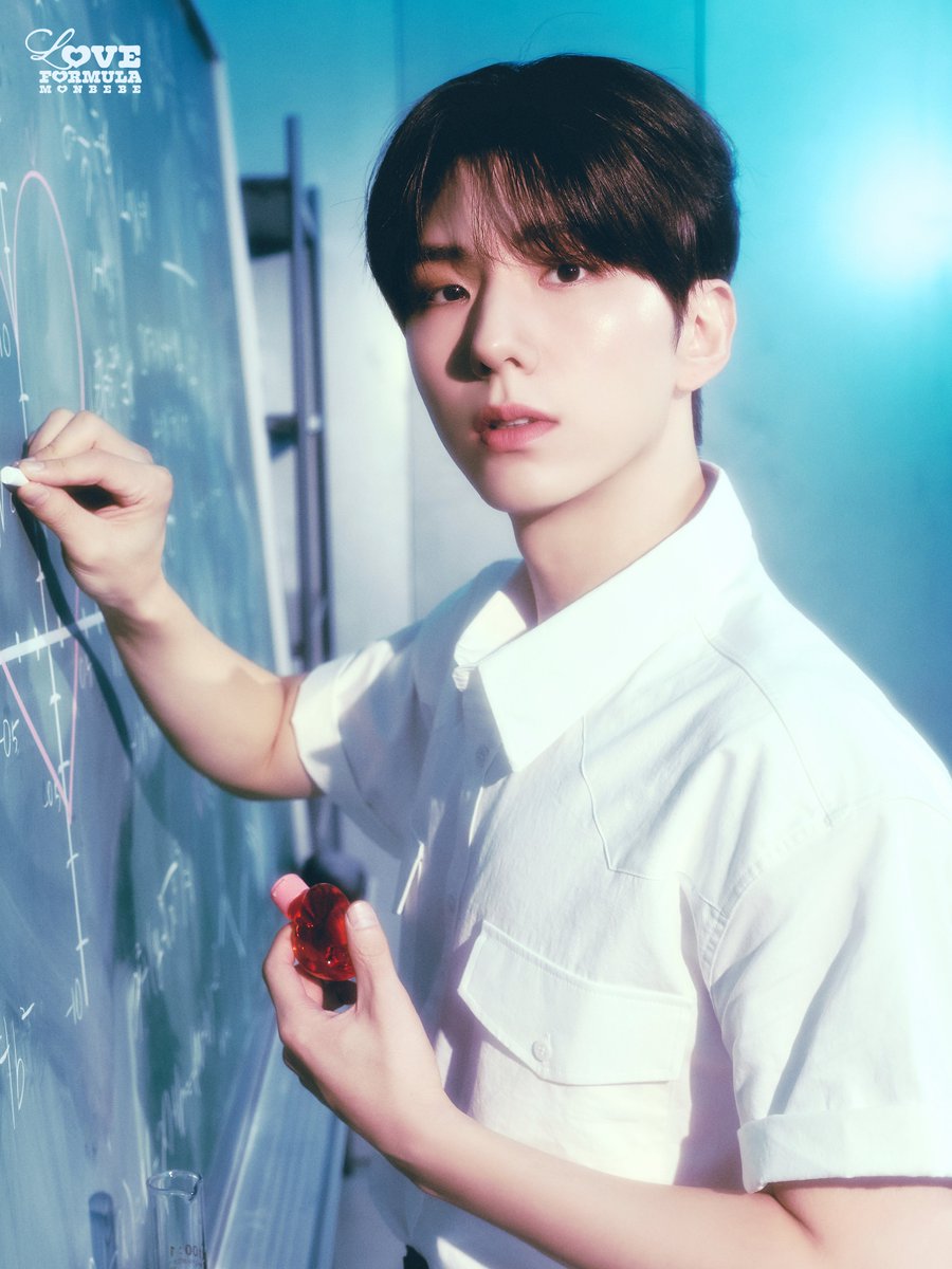 OfficialMONSTAX's tweet image. 📸
2026 MONSTA X
SEASON&apos;S GREETINGS
𝙇𝙊𝙑𝙀 𝙁𝙊𝙍𝙈𝙐𝙇𝘼 𝙈𝙊𝙉𝘽𝙀𝘽𝙀 🧪🥼

CONCEPT PHOTO
#기현 #KIHYUN

🗓 예약 판매 오픈
251119 (WED) 11AM - (KST)

#몬스타엑스 #MONSTAX #MONSTA_X
#2026시즌그리팅 #LOVEFORMULAMONBEBE