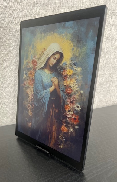 CREA_2007's tweet image. ￣￣￣￣￣￣￣￣￣￣￣|■□
　EPS　s-color lite-13.3インチ
□■|＿＿＿＿＿＿＿＿＿＿＿＿

注意喚起アナウンスとしても活用🌟

🔋 電源不要のバッテリー駆動
🛠 VESA規格で設置は自由自在
🏬 カウンターにピッタリサイズ

▶ crea2007.co.jp/dl-documents/

#電子ペーパー
#EPS
#サイネージ
#Eink