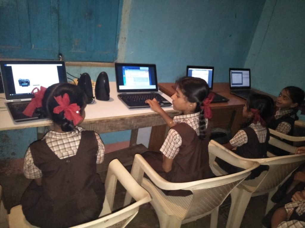 apnipathshala_'s tweet image. A student can’t prepare for JEE/NEET with a limited computer time - but that’s the reality for many.
Super 100 solves this by giving them full access to digital learning,
practice tests, and guidance. 

Visit: super100.eklavya.io
#Super100 #ApniPathshala #EducationForAll