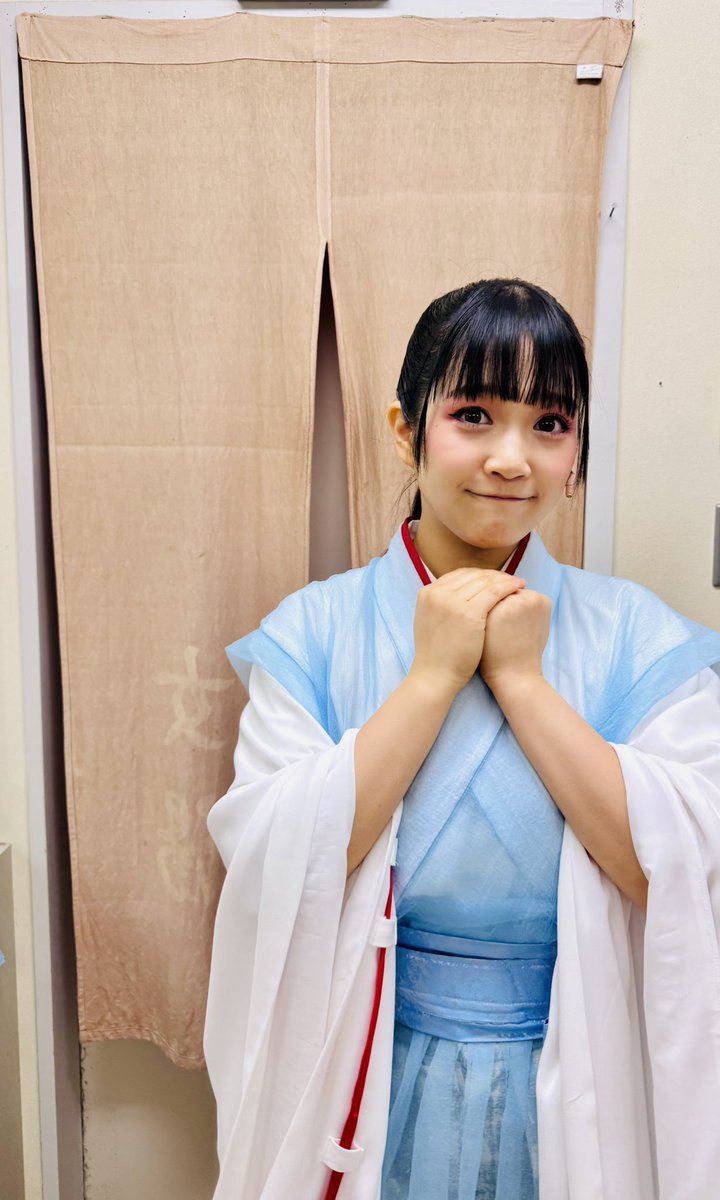 RenaYamasaki's tweet image. #新鶴姫伝説 
本日も1公演無事終了しました〜🕊️
ご来場ありがとうございました🙏
今日は高校生のお客様がたくさん⁉️
楽しんで頂けたかな…？？？

明日は休演日❣️
しっかり休んで、パワー蓄えます💪🔥

写真を撮って無さすぎる…
あとこの表情は何？笑笑