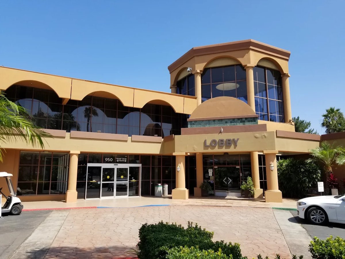 calocaSkytab's tweet image. Just finished installing our new SkyTab system here at the Handlery Hotel San Diego! Banquets. 
Excited to elevate the guest experience with faster, smoother, and more reliable service. 🚀✨ @SkyTabPOS  @Shift4  #SanDiego