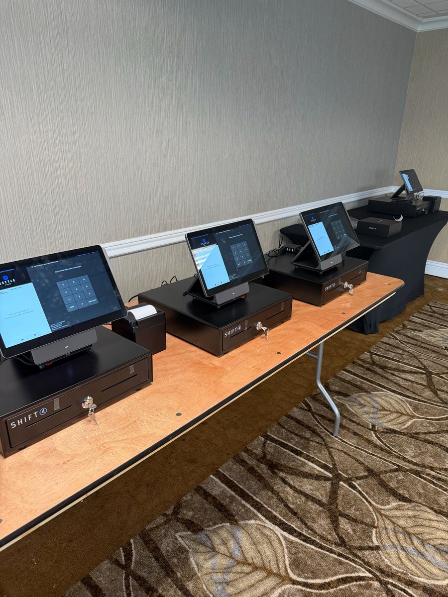 calocaSkytab's tweet image. Just finished installing our new SkyTab system here at the Handlery Hotel San Diego! Banquets. 
Excited to elevate the guest experience with faster, smoother, and more reliable service. 🚀✨ @SkyTabPOS  @Shift4  #SanDiego