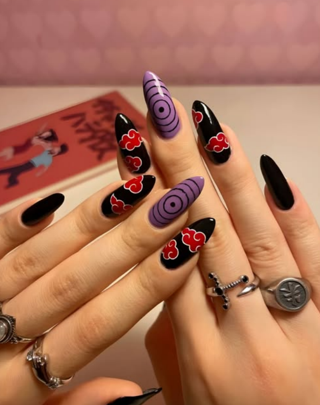 Ninja tip of the day;
A kunoichi's nails must always be on point! :