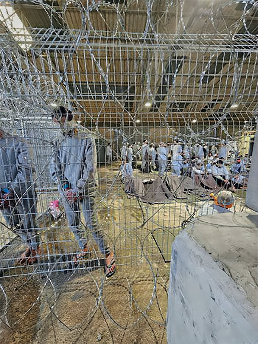 DaniMayakovski's tweet image. Carceleros sionistas admitieron que los rehenes palestinos secuestrados por &quot;Israel&quot; en el campo de concentración de Sde Teiman, permanecían encadenados hasta que se les pudrían las extremidades, que luego les amputaban sin permiso.

Además confesaron que los palestinos eran…