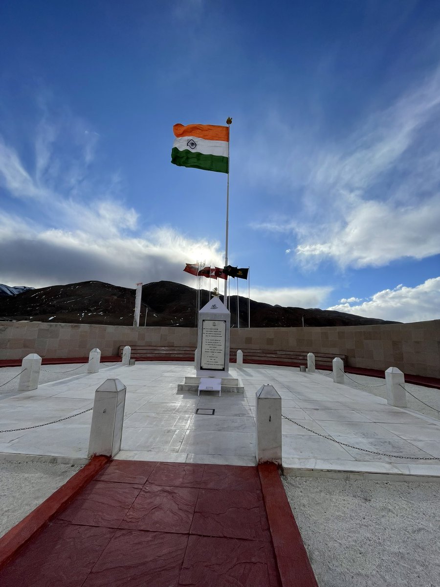 manishindiatv's tweet image. Rezang La reminds us that a soldier’s courage does not depend on numbers, but on the unbreakable spirit within.🇮🇳
#RezangLa 
#IndianArmy
#13Kumaon