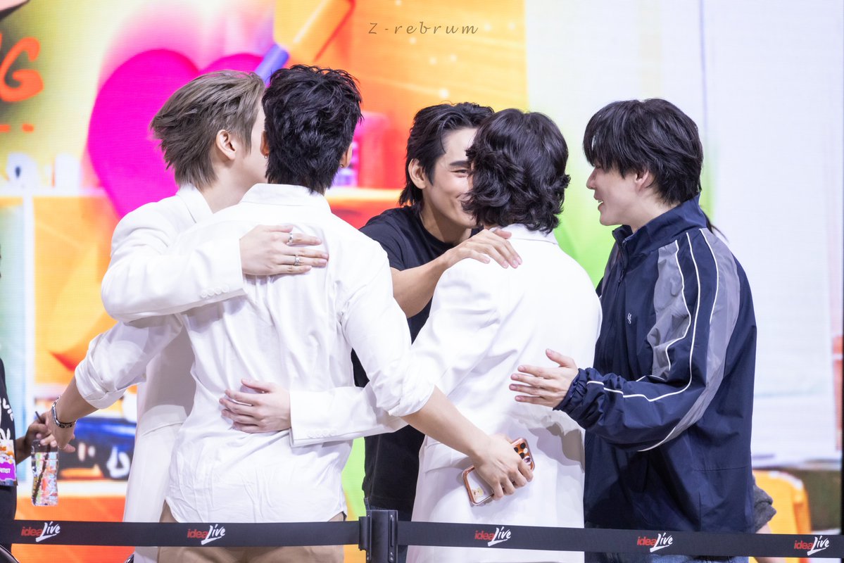 _zrebrum_'s tweet image. อบอุ่นนนนนน พี่สี่หมอกับน้องหนึ่งจิ๋ว 😌

MAXKYBAS OUR HOME 

#MaxkyBas1stFM
#maxky_rp #bbasjtr
#บาสเด็กอ้วนที่แท้จริง 
#bbverpj #ngernnn #pondponlawit
#maxkybyZ #bbasbyZ