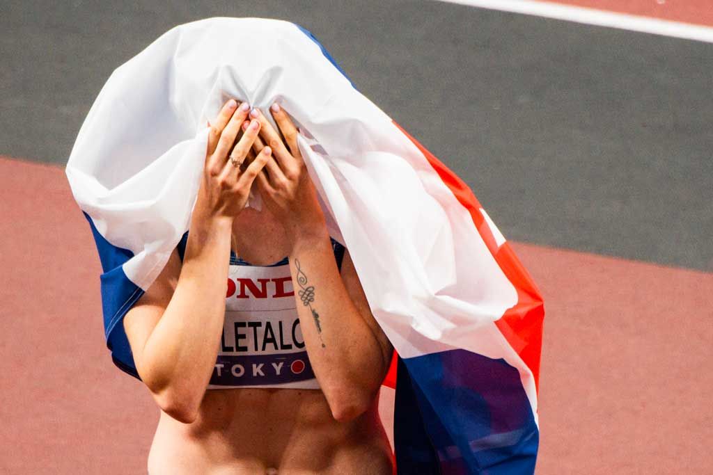 RunBlogRun's tweet image. Tokyo WC 2025: Femke Bol takes the 400m hurdles! 

Femke Bol 400m hurdles champion , by Stuart Weir, buff.ly/zdv4zNn , 
photos by Brian Eder for #RunBlogRun, 
#femkebol, #400mhurdles, #TheNetherlands, #EuropeanAthletics, #Tokyo2025, #stuartweir,