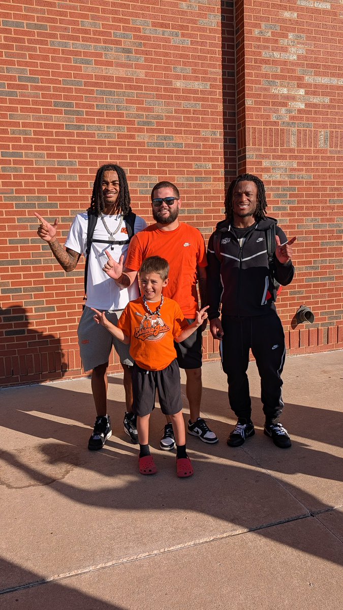 Saturday’s with the family and watching the  boys play🖤🧡 #20, #87, #9