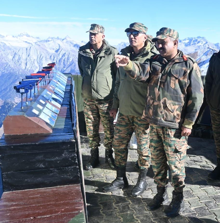 prodefencejammu's tweet image. Lt Gen Pratik Sharma, #ArmyCdrNC, visited North Kashmir to review the anti-infiltration grid and operational readiness of formations along the Line of Control. #ArmyCdrNC interacted with the troops, commending them for their combat readiness, indomitable spirit and consistent…