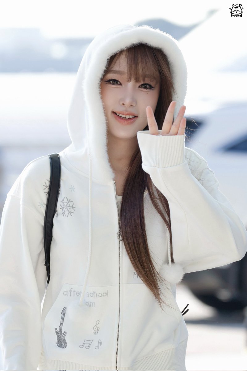 pooky_yn's tweet photo. 251115 ICN 출국

#최예나 #예나 #YENA 
#イェナ #崔叡娜 https://t.co/yj34HiWf16